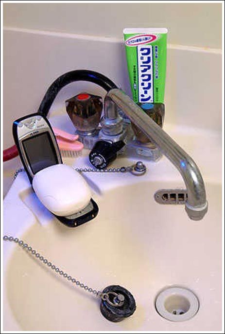 [cell_phone_usage_05.jpg]