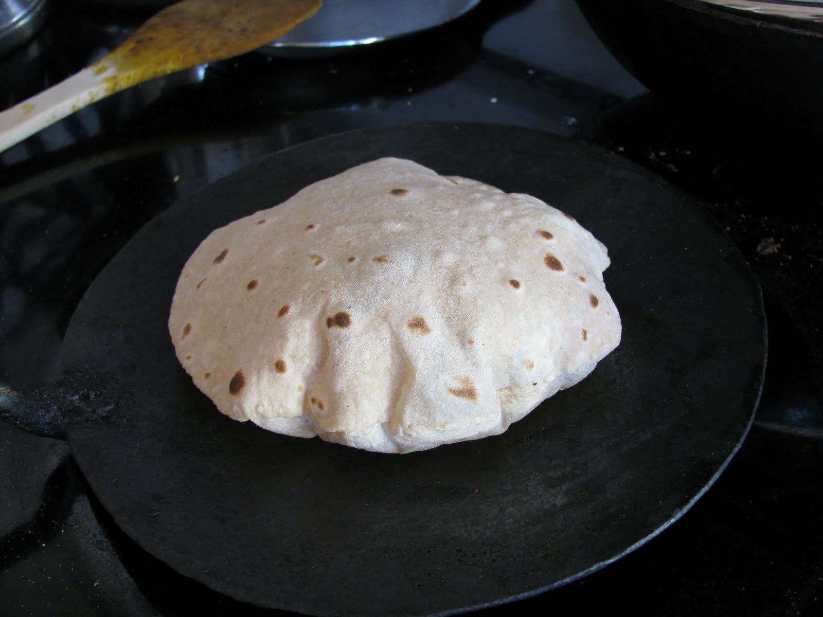 Indian and Eclectic Cooking: How to make Roti(रोटी)