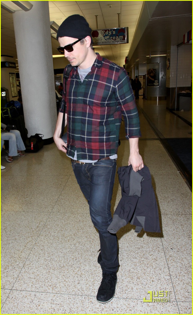 WHERE STYLE/MUSIC MEET: ( JOSH HARTNETT ) STYLE WATCH