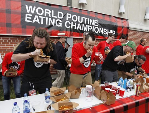 Campeonato-Mundial-Comer-Poutine-2_500x381.jpg