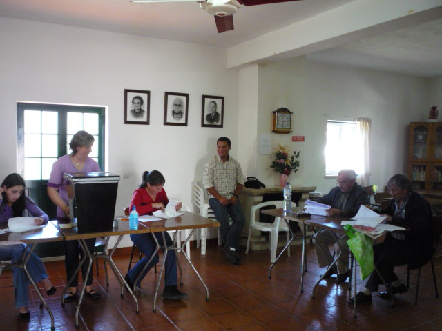 [mesa+de+voto+campelo.JPG]