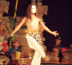 Spanish dance steps and the Semara Ratih Gamelan