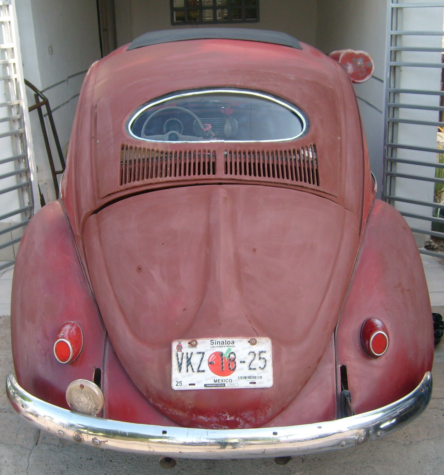 arq.antonio.g.galindo PARTE TRASERA DE MI VOCHO...