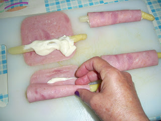 Mis propias cosas: Rollitos de jamón dulce y espárragos