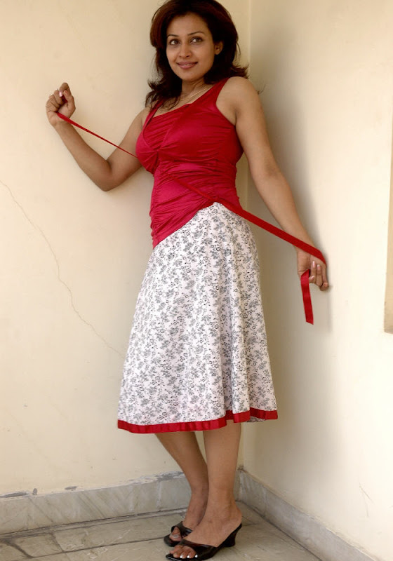 Actress Flora Asha Saini Hot Sexy Photo Gallery Spinz Actress Online