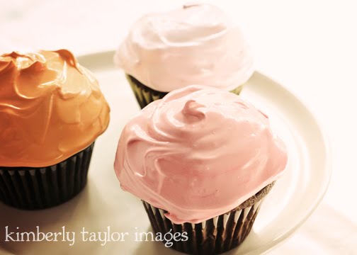 [happy+cupcakes+sm.jpg]