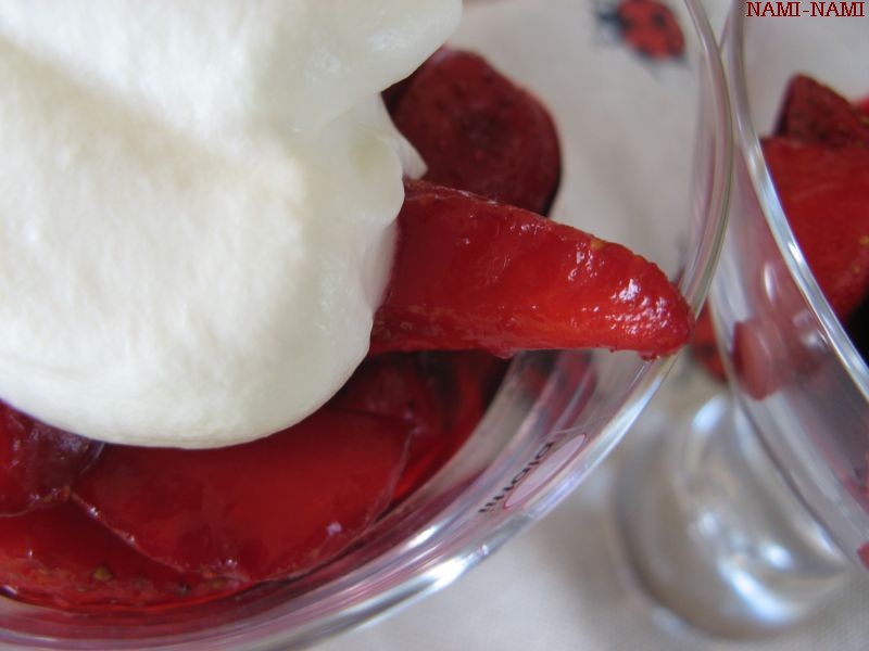 [HibiscusStrawberries2NamiNami.JPG]