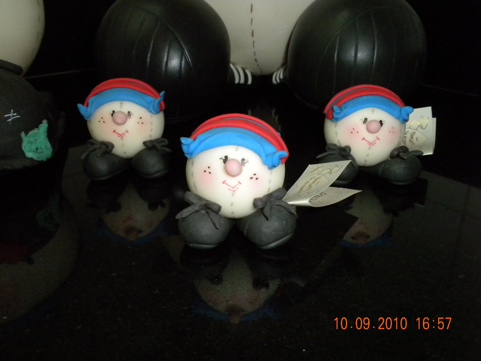 Porcelana Fria Karina Ruiz Hinchas de Futbol en Adorno, Souvenir y