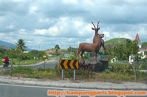[city-roundabout-deer.jpg]