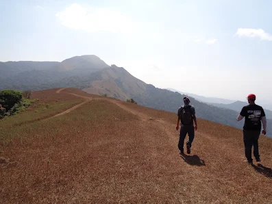 The semi dry grasses of kabbe hills was like heaven on earth and the air was cold