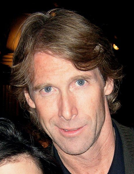[462px-MichaelBay08.jpg]
