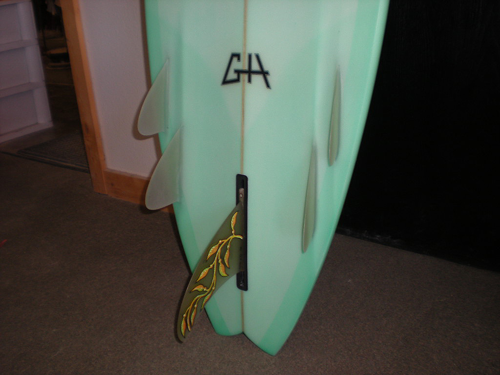 [surfboard_fins.jpg]