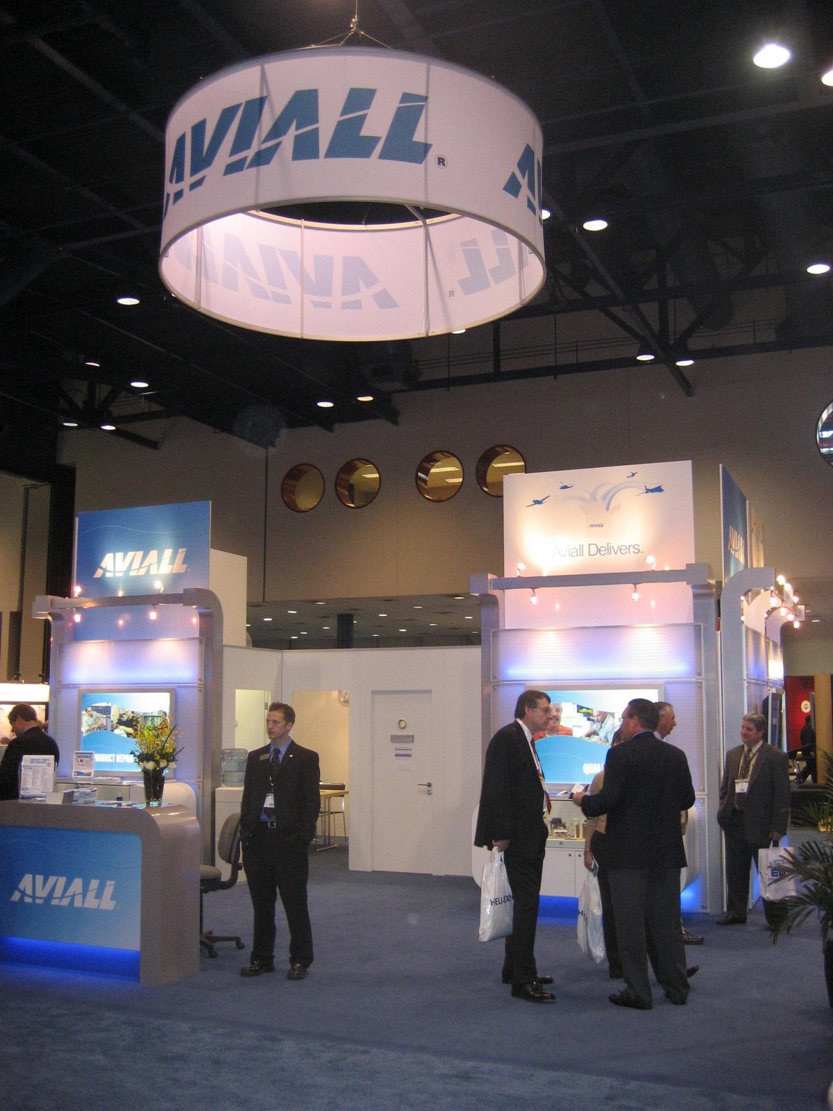 [Aviall+front+view.jpg]