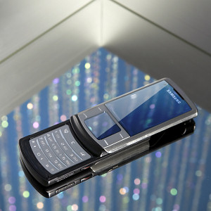 [Samsung-U900-Soul-Magic-Touch.jpg]