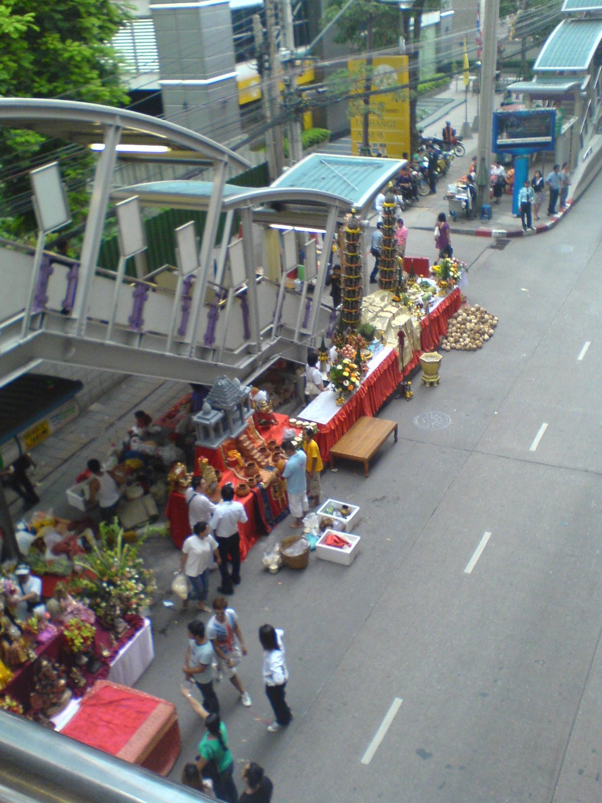 [Hindu-Festival-Bangkok-Silom.JPG]