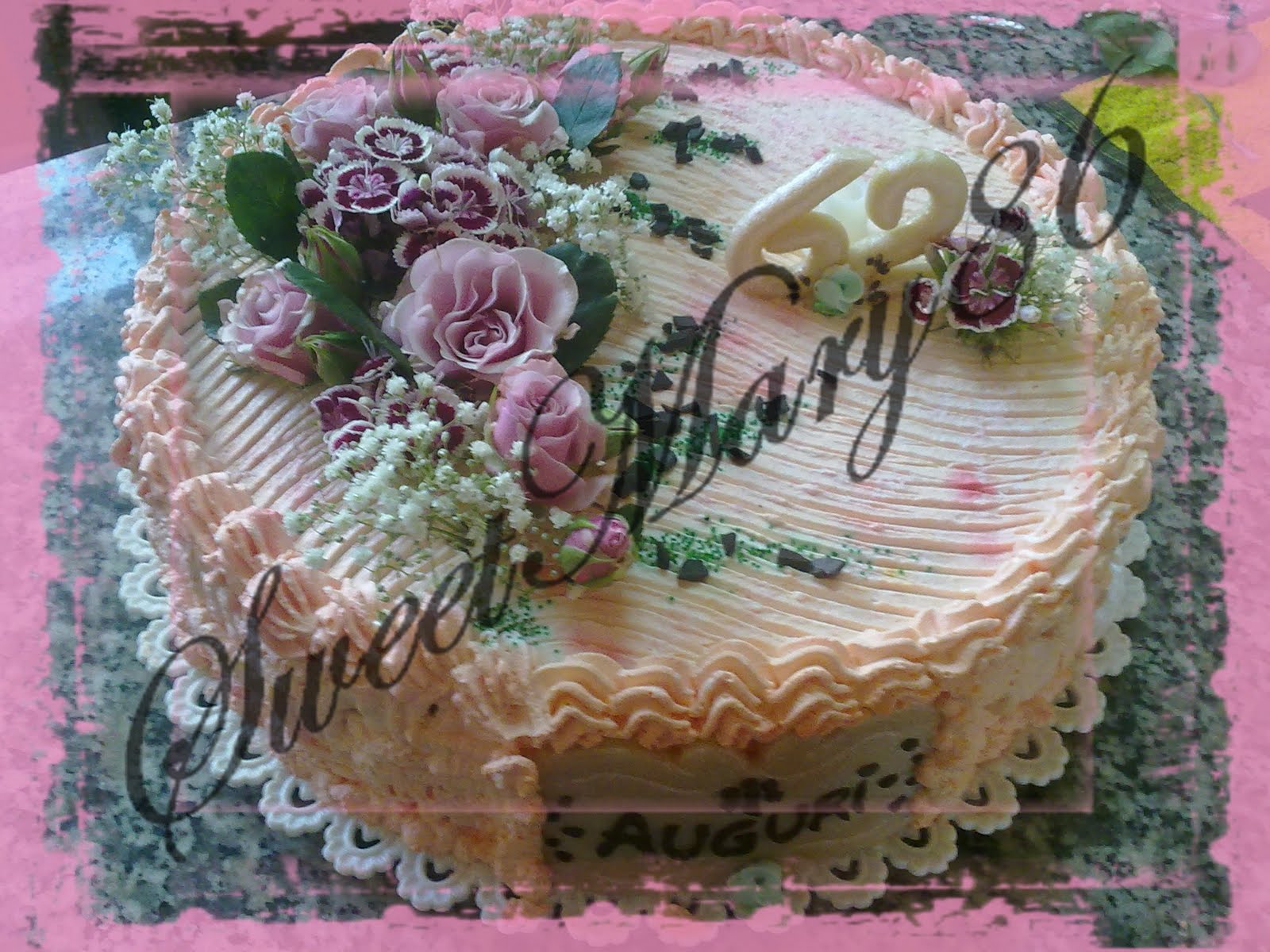 torta decorata con fiori