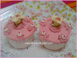 pinky cup cake