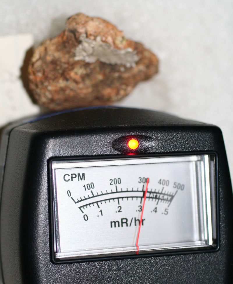 Louisville Fossils and Beyond Assembling a Geiger Counter