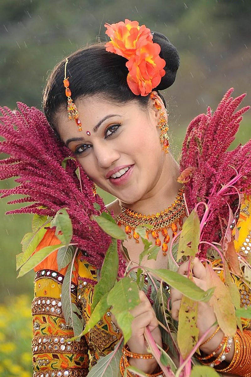 hjfjf: ‘Jhummandi Naadam’ movie stills