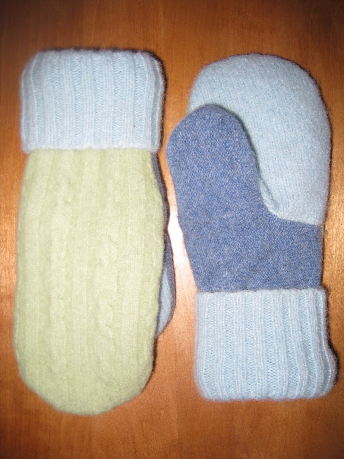 Dutch Made Wool "Sweater" Mittens
