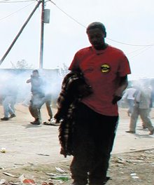 [QenesaneBenjaminHans_DiesInEkhuleneCopsCrossfireJune2008.jpg]