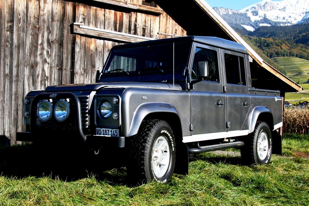 Lindstrom Estate Sale Land Rover Defender 2003 for sale