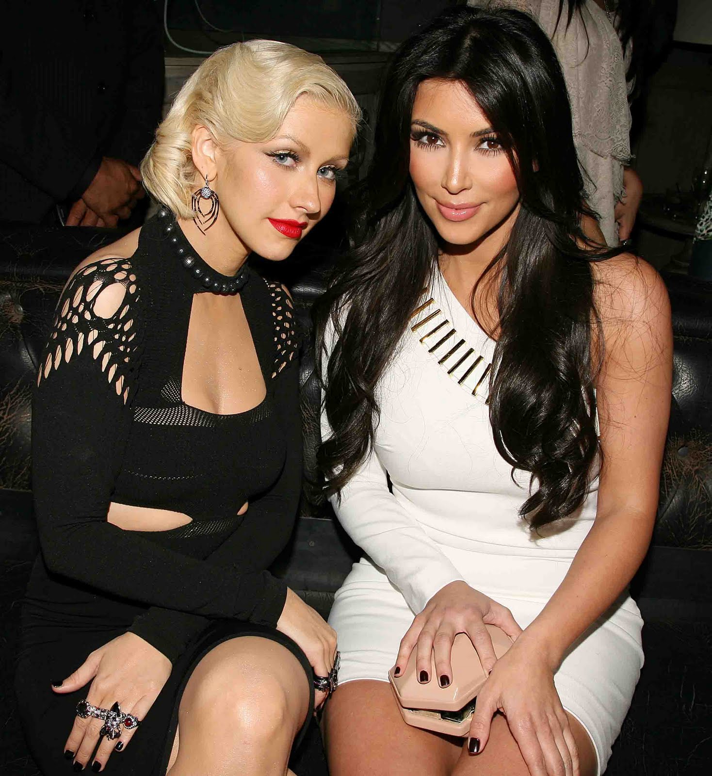 http://3.bp.blogspot.com/_ZZ-CqtHjAnk/TBEhJWPuyLI/AAAAAAAB38k/vxPJWCZstA8/s1600/Christina+Aguilera+And+Kim+Kardashian.jpg