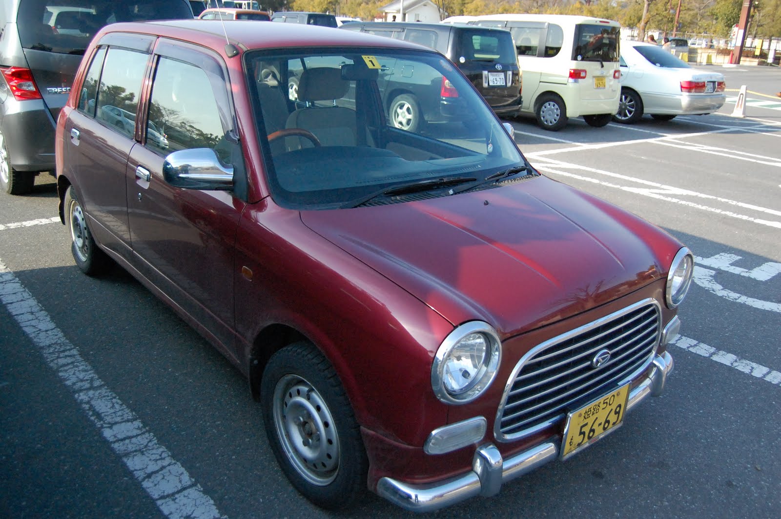 josh-n-jax-n-japan-funny-little-cars