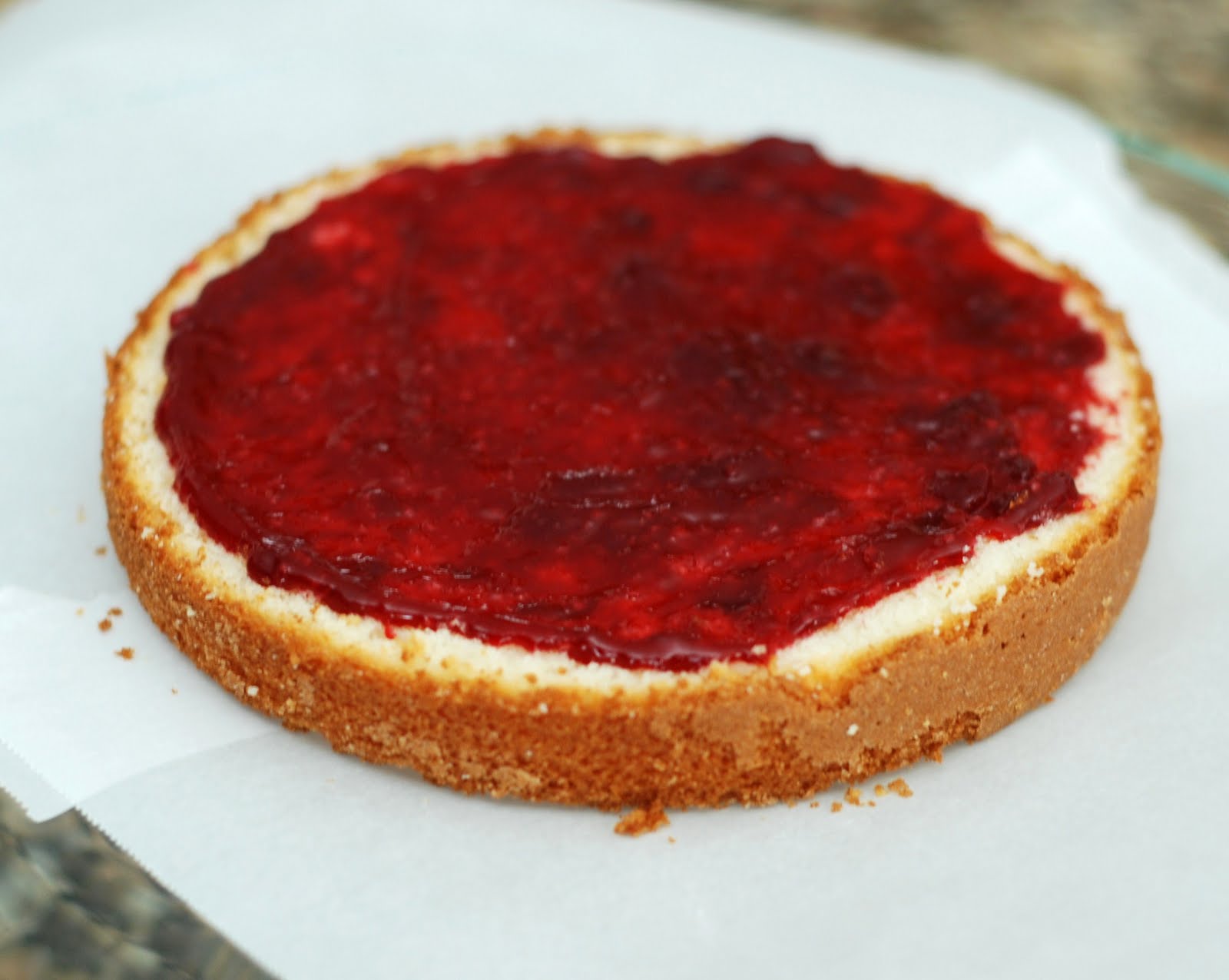 Dizzy Girl Bakes: Raspberry Swirl Cake