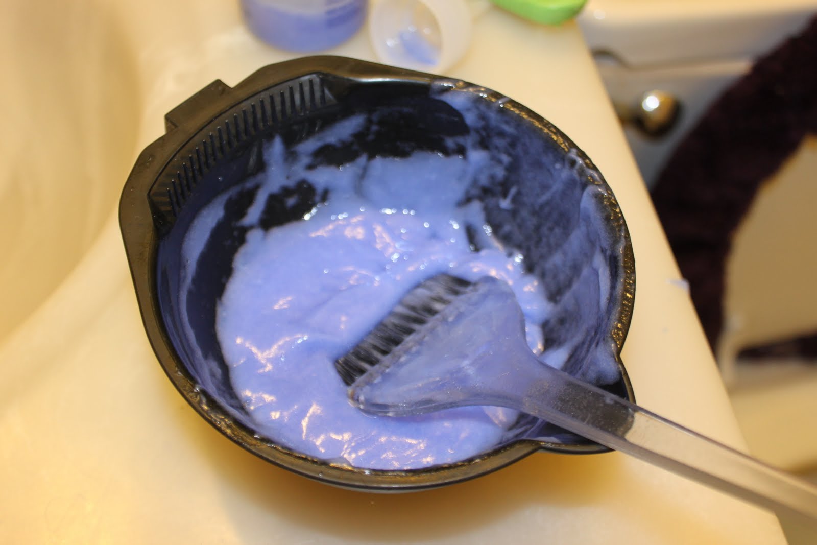 Beauty for a Budget: Bleaching My Roots!!!