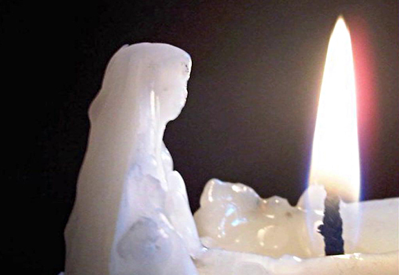 Angels, Wonders, and Miracles of Faith: Image of Virgin Mary Appears in