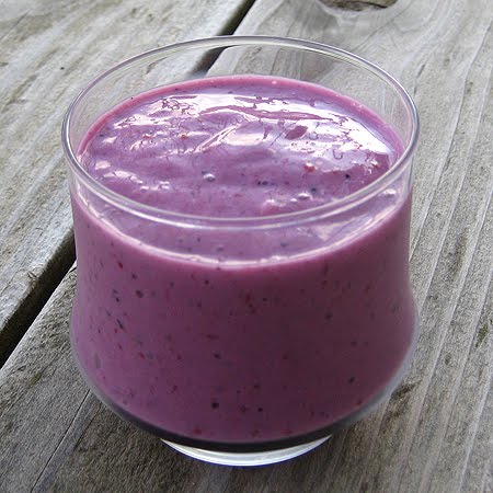 [yoplait+berry+smoothie+3+450.jpg]