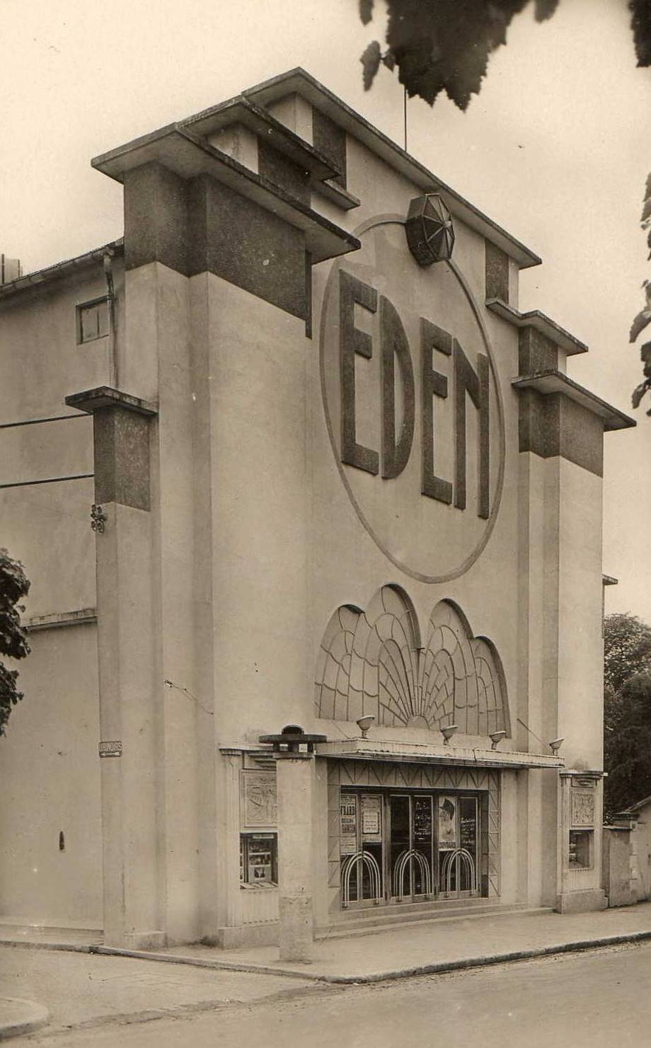 CinéFaçades Eden (SaintJeand'Angély 17) Compléments CinéFaçades Eden (SaintJeand'Angély 17) Compléments