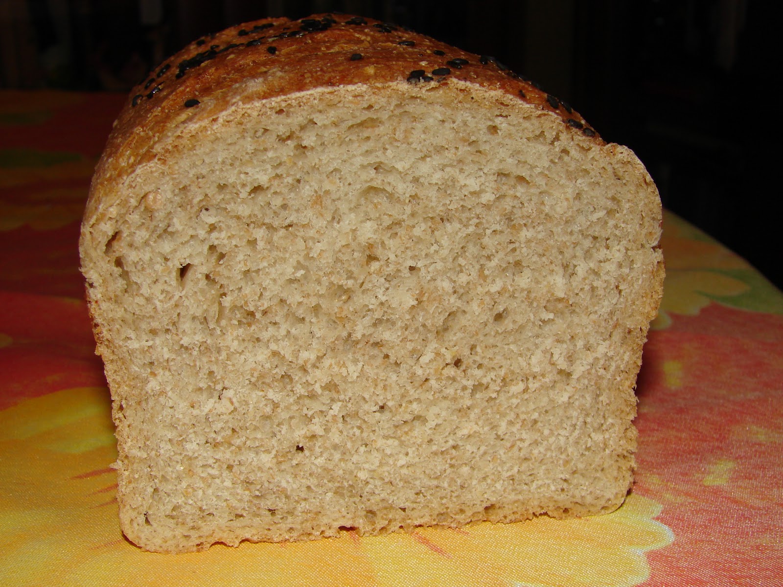 разрез на хлебе на закваске. рецепт живого хлеба. живой хлеб. живой хлеб 39. живой хлеб.