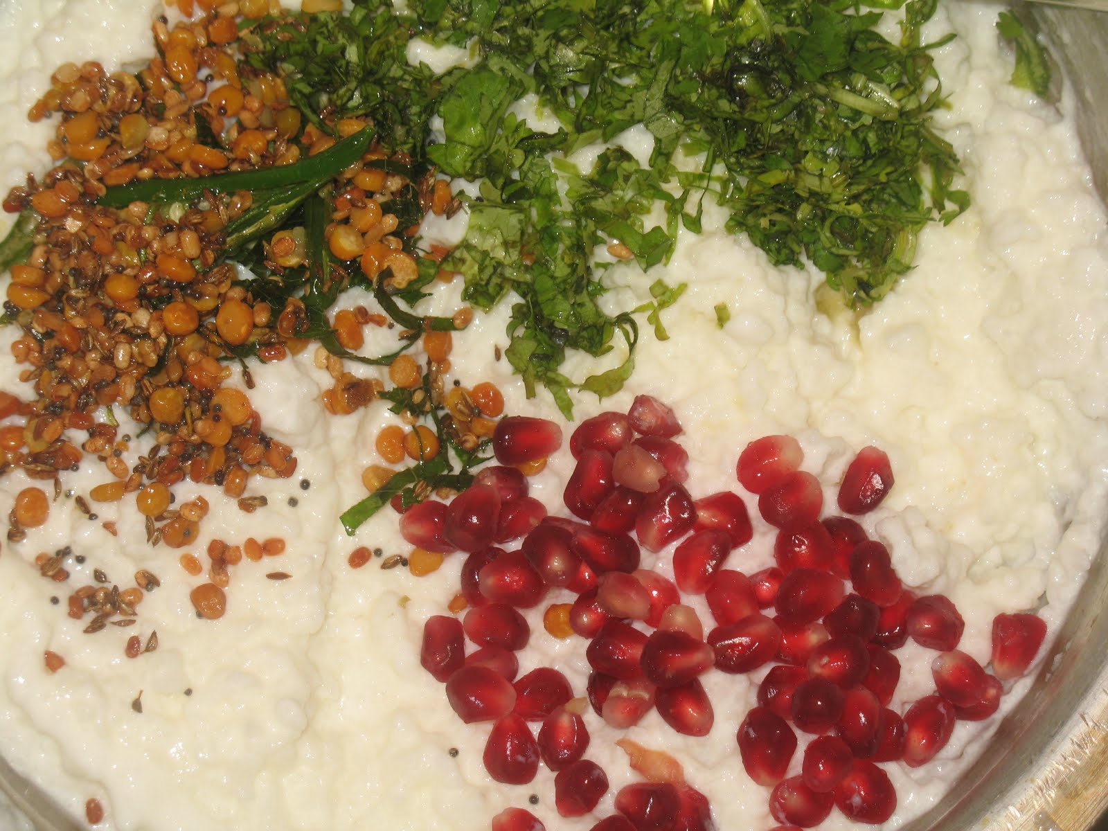 Seasoned yogurt rice w/pomegranate