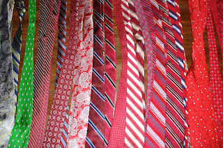Skitzo Leezra Studio: Men's necktie wreath
