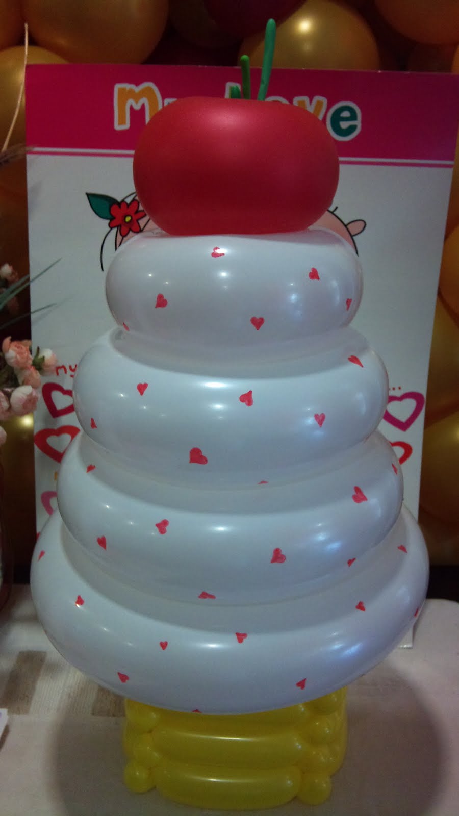 Balloon decorations for weddings, birthday parties