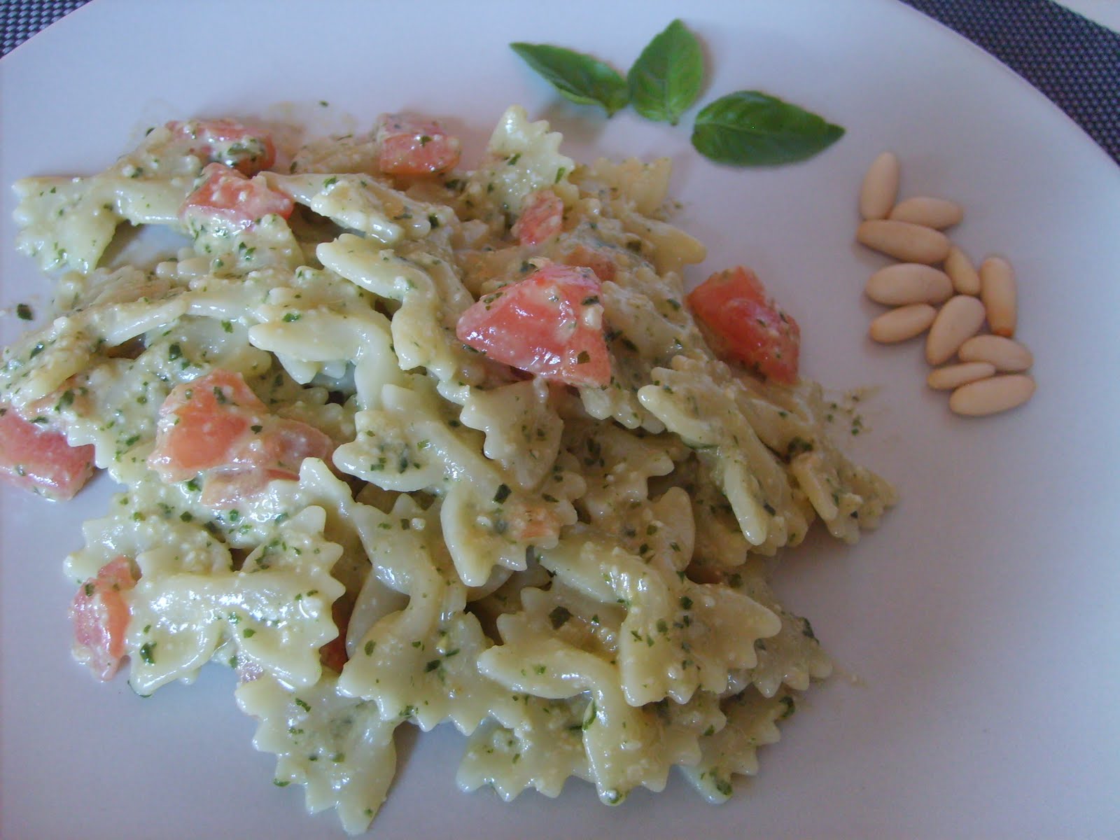 Vissi d'arte... e di cucina: Farfalle al pesto con profumo di finocchio