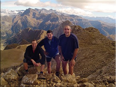 Tendeñera mendiaren gailurra 2.853 m.  -  2005eko urriaren 1ean