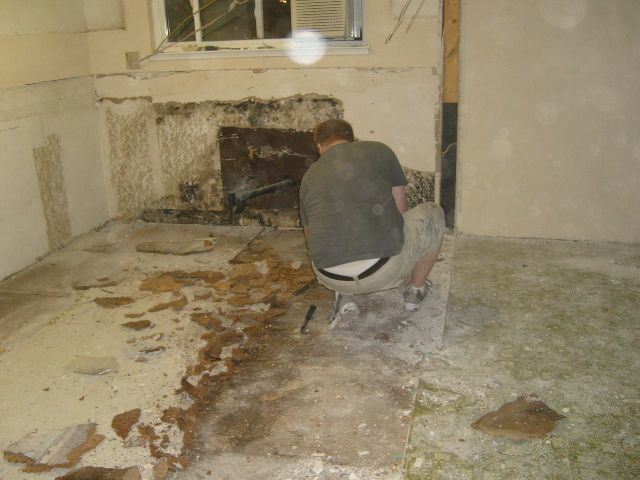 [kitchenfloor.jpg]
