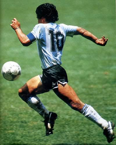 [MARADONA.jpg]