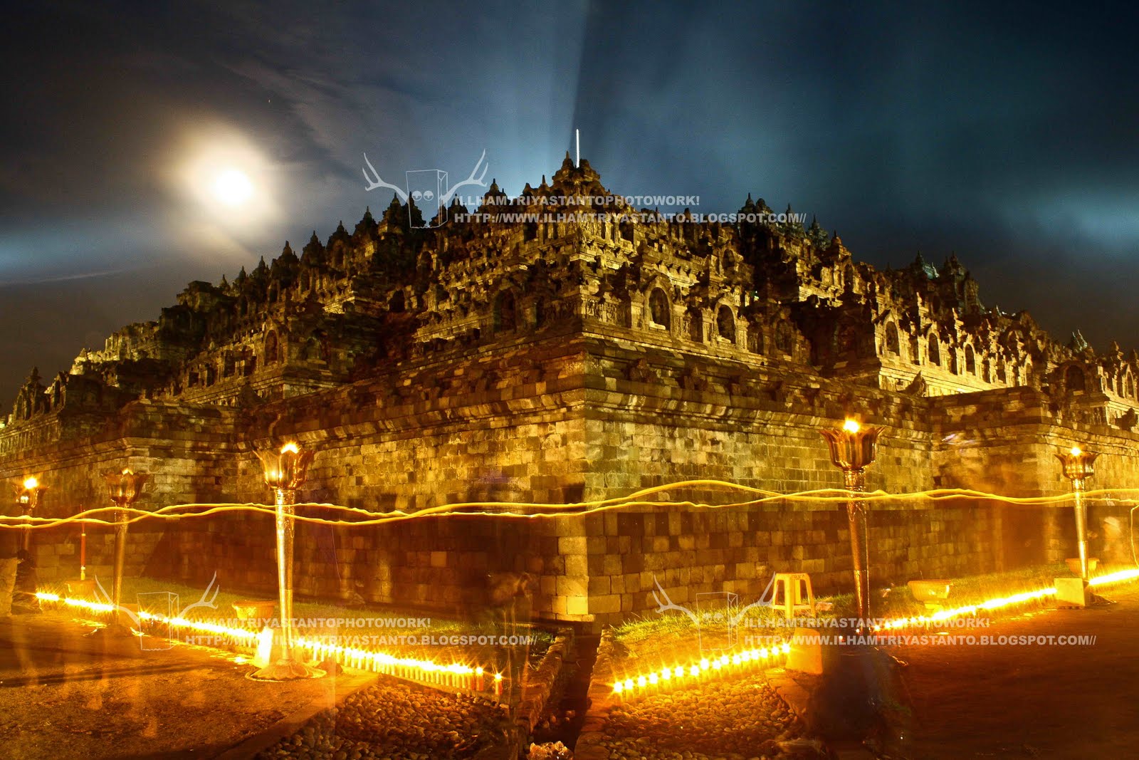 Illham Triyastanto Borobudur temple when waisak night