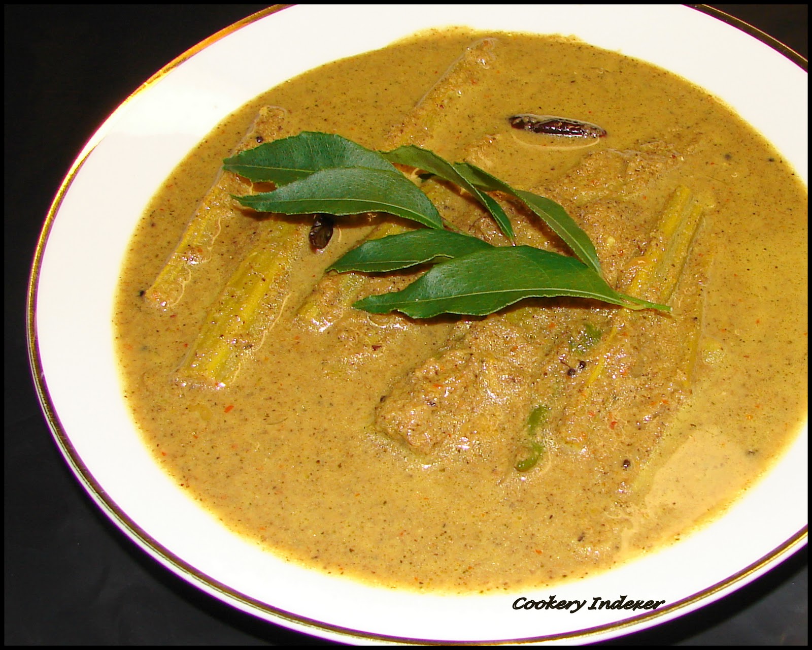 ! Regional Indian Cuisine Blogroll ! Muringakka Theeyal (Drumstick in