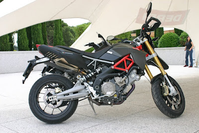 PRESENTACIÓN APRILIA 2010