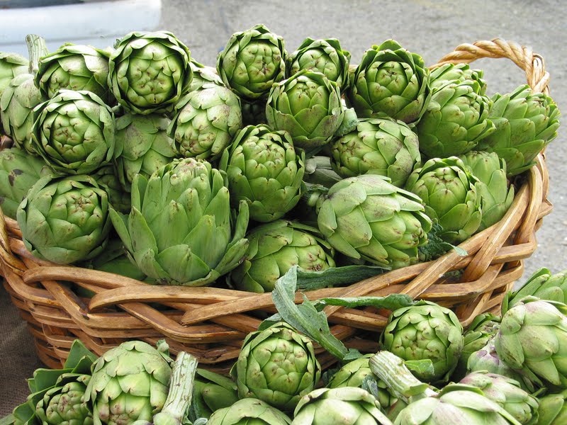 Lindaraxa Lindaraxa's Tidbits...How to Cook, Serve and Eat An Artichoke