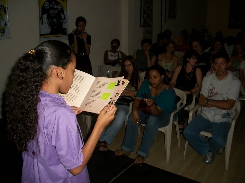 [Filha+da+fátima+lê.jpg]