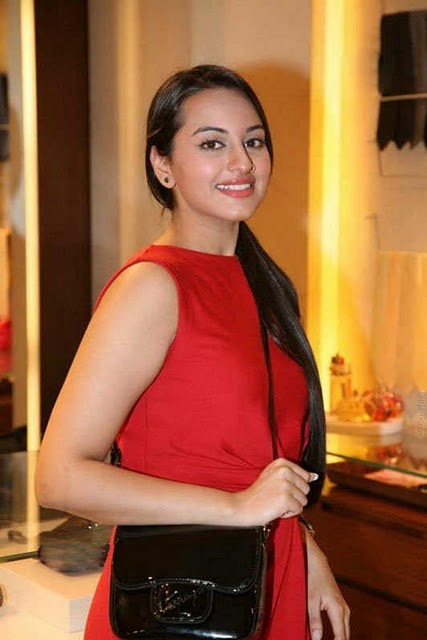 Wallpapers Of New Bollywood Actress Sonakshi Sinha ~ Uth Entertainment