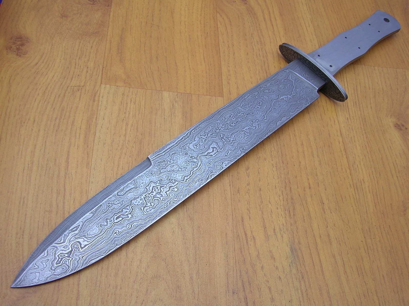 Custom knife Manufacturer October 2010