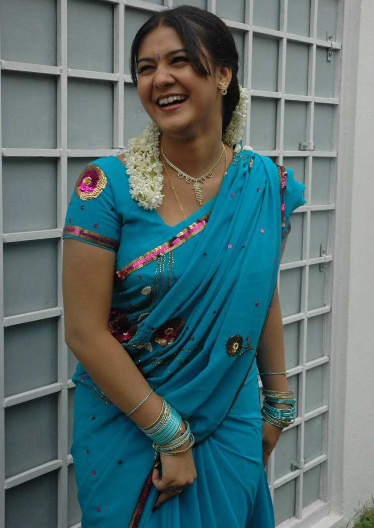 Porn Sex Celebrity Tollywood Jyothi Krishna In Blue Saree Photo Gallery