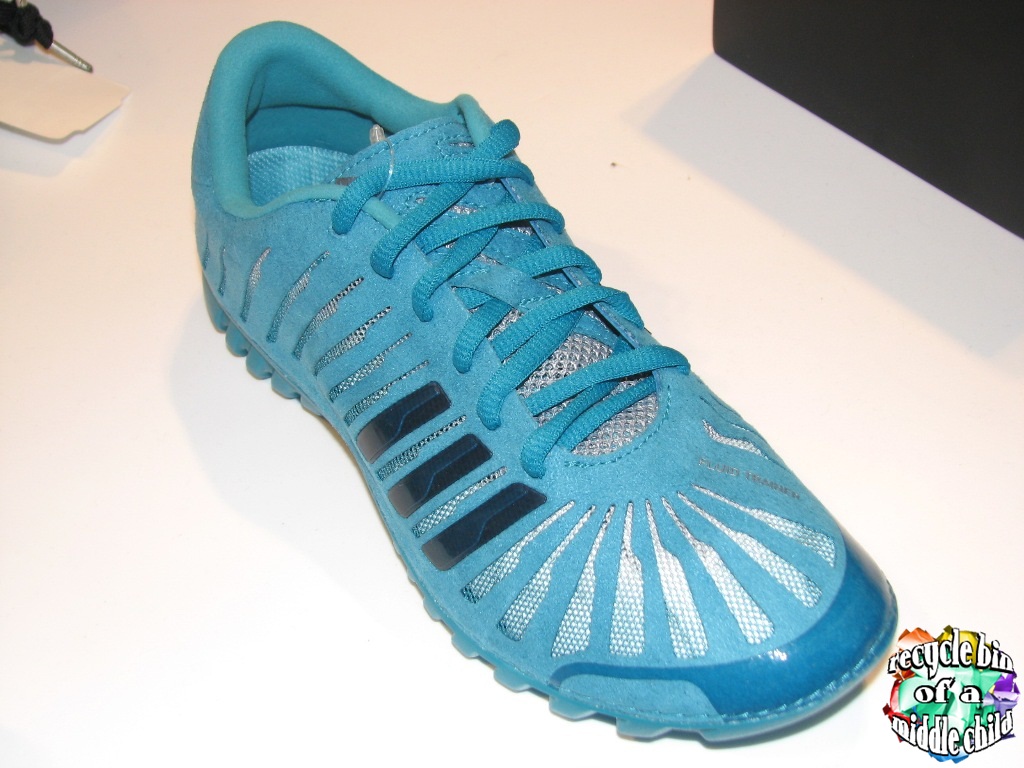 Recycle of a Child: Fluid Trainer: adidas' Fall/Winter 2010 Treat